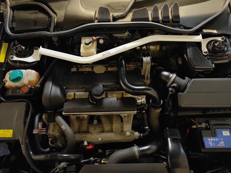 Just installed an Ultra Racing strut bar on my 2005 Volvo C70 convertible.