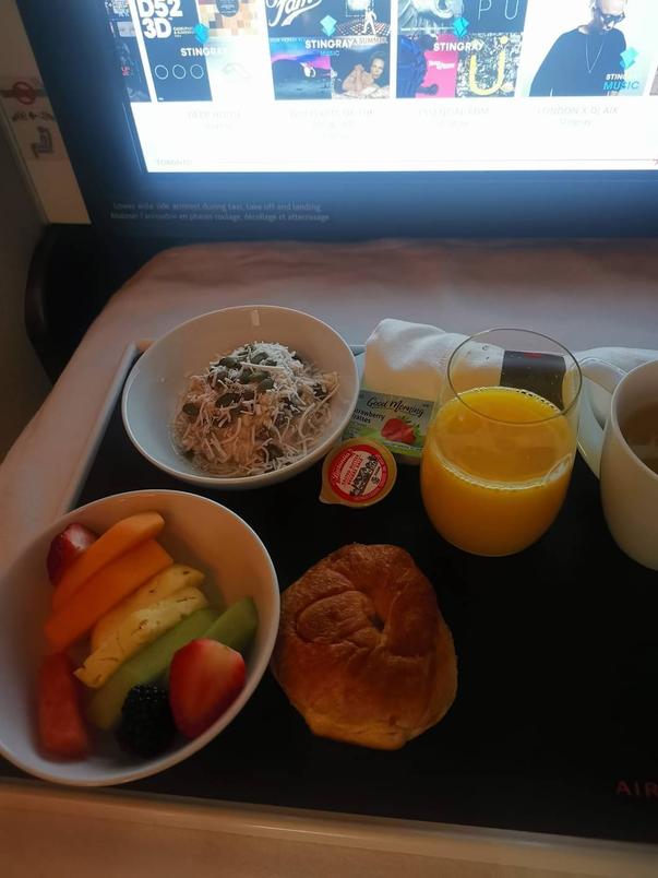 Air Canada business class flight from Toronto to Seoul (on Boeing 787-9). Food was served as buffet or a la carte along with some great