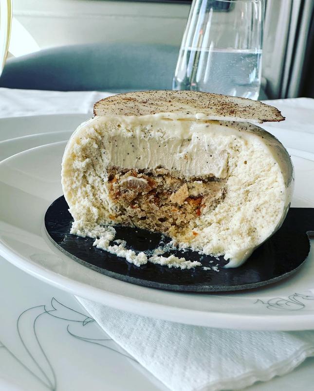 Air France La Premiere business class long-haul flight.