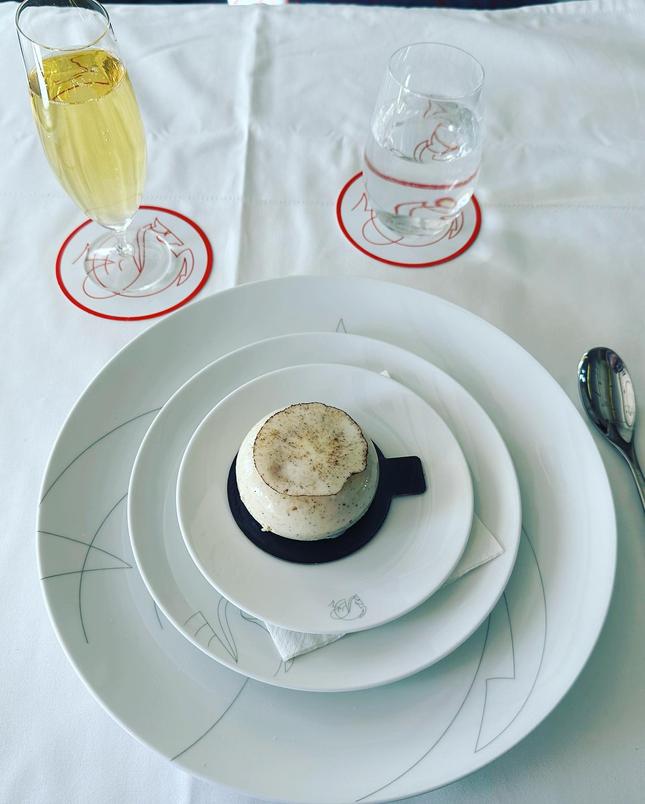 Air France La Premiere business class long-haul flight.