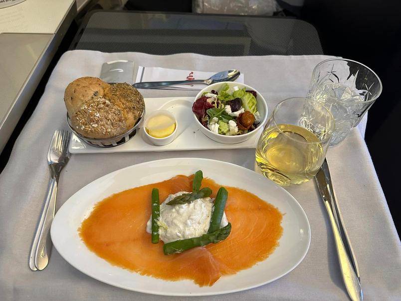 London Heathrow to Lynden Pindling (NAS) Bahamas on British Airways business class (Club World)