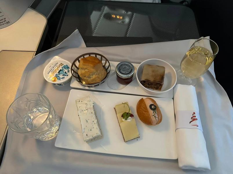 London Heathrow to Lynden Pindling (NAS) Bahamas on British Airways business class (Club World)