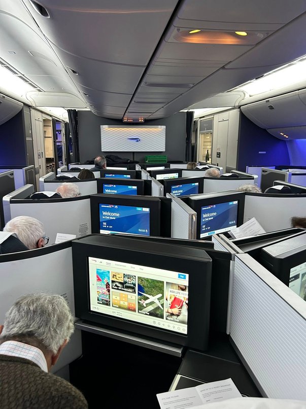 Just a quick look at #BritishAirways' Club World #businessclass with the new layout, what do you think?