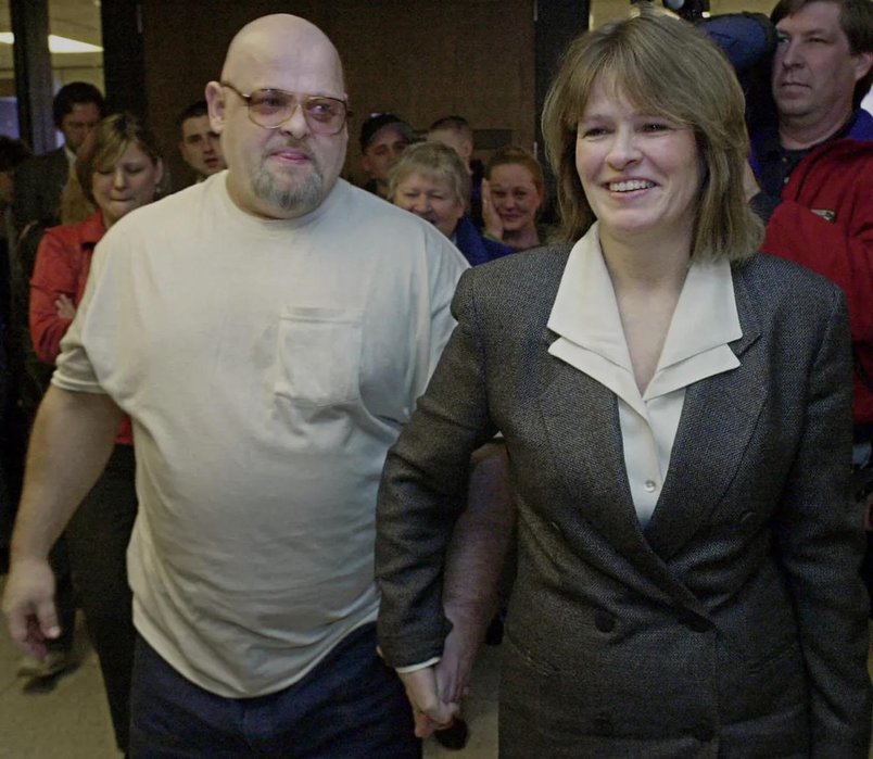 Kenny Waters spent 18 years in prison for a crime he didn't commit. His sister, determined to clear his name, went to law school and