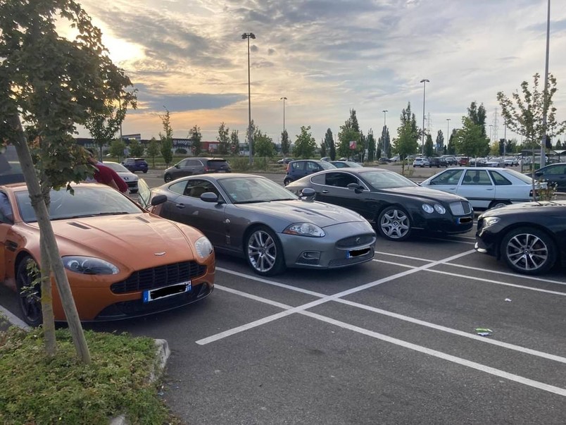 Guy buys a high-mileage Aston Martin supercar with half a million kilometers on it