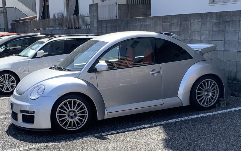 Volkswagen Beetle RSi spotted. This is an ultra-rare model with only 250 ever produced. Reworked by VW Motorsports, it features unique