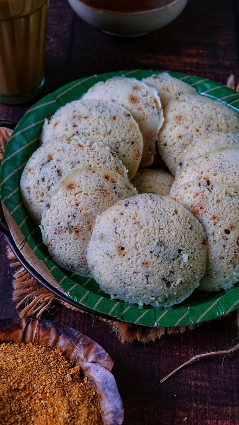 Instant Rava Idli - Soft and Spongy South Indian Breakfast Semolina Idli.