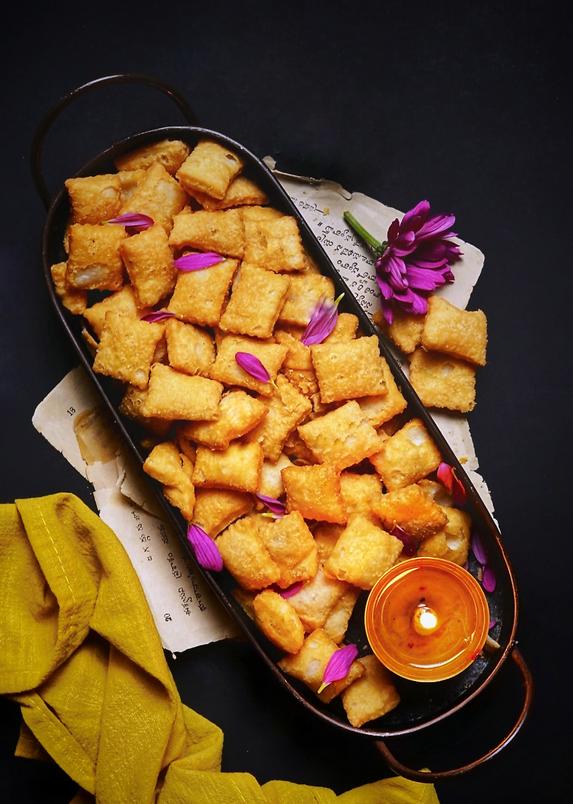 Diwali Sweet Shankarpali